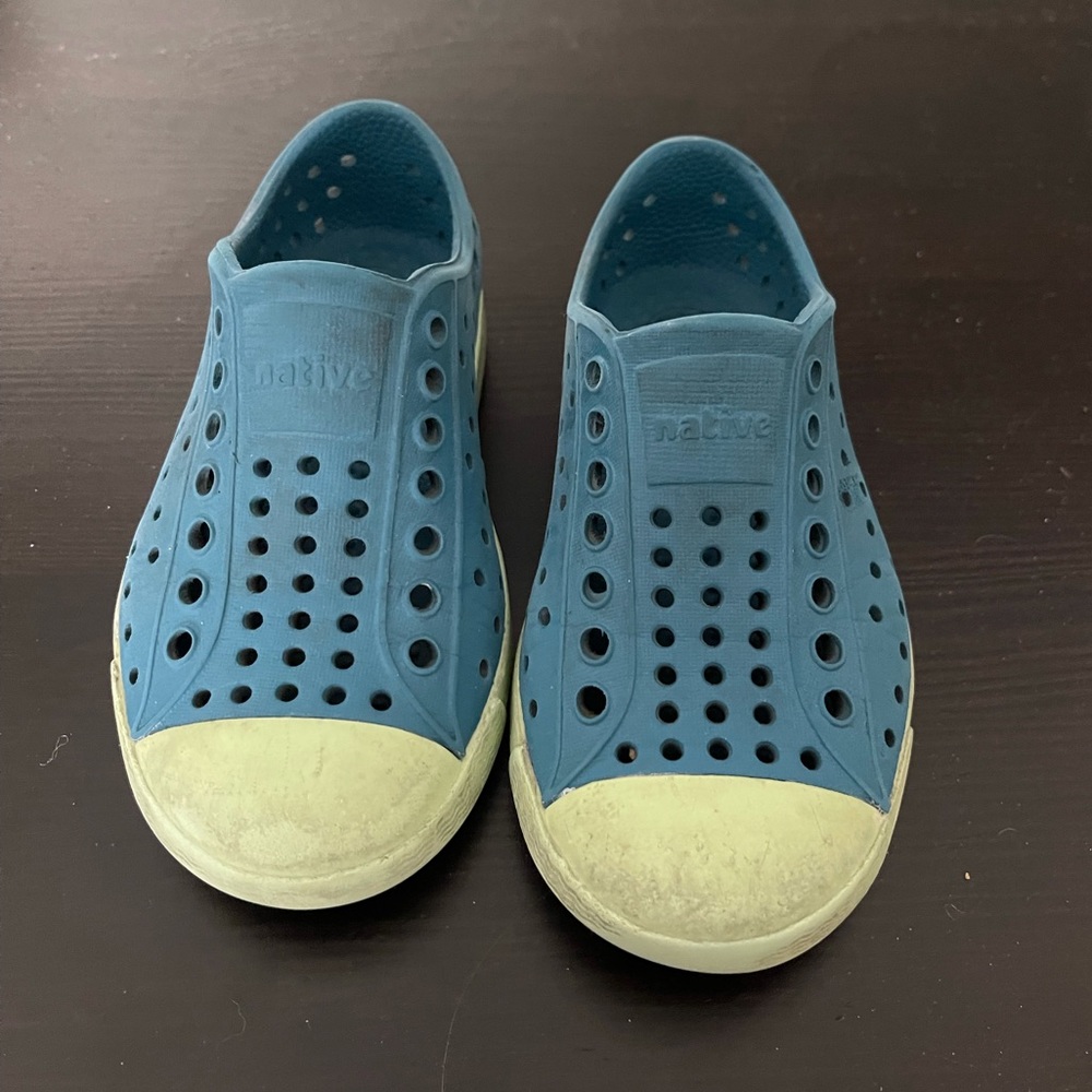 Native Jefferson Shoes Size C8